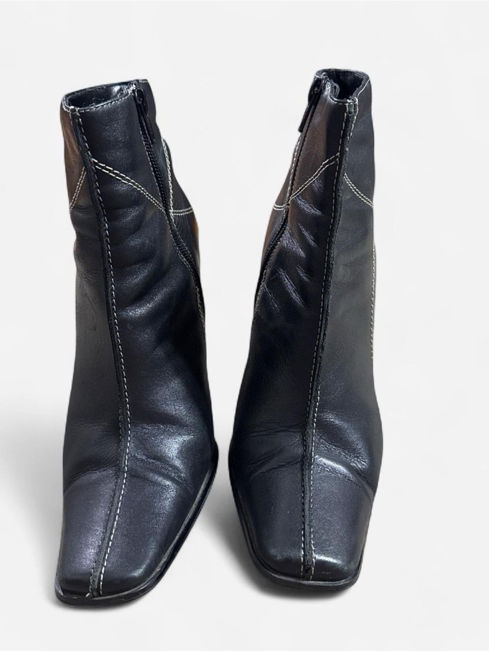 Vintage Alden Women’s Black Leather Ankle Boots with Contrast Stitching Size 7.5